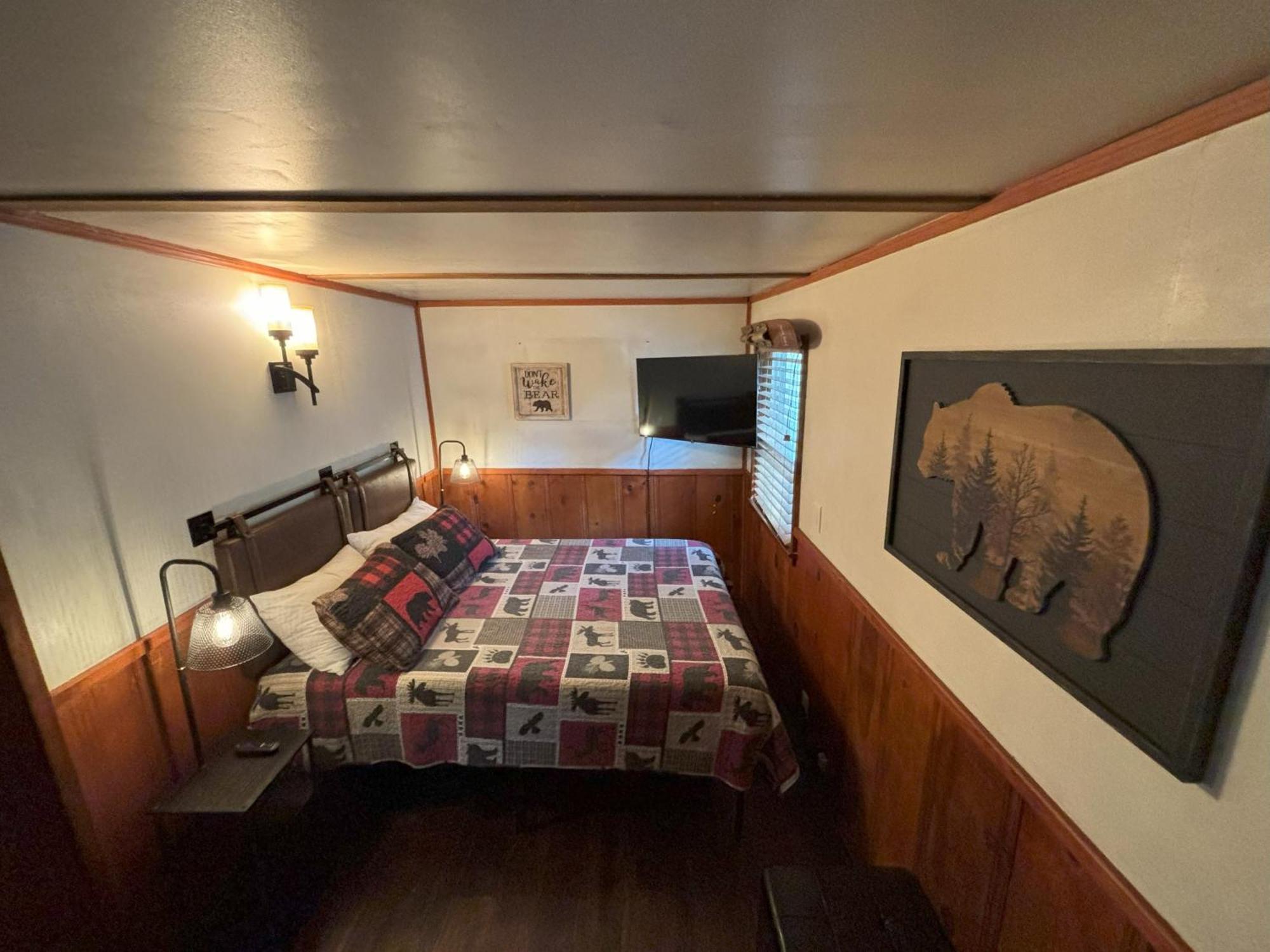 Snow Bunny Lodge - Perfect Big Bear Getaway! Deck With A New Hot Tub And Charcoal Barbecue! Big Bear Lake Eksteriør bilde